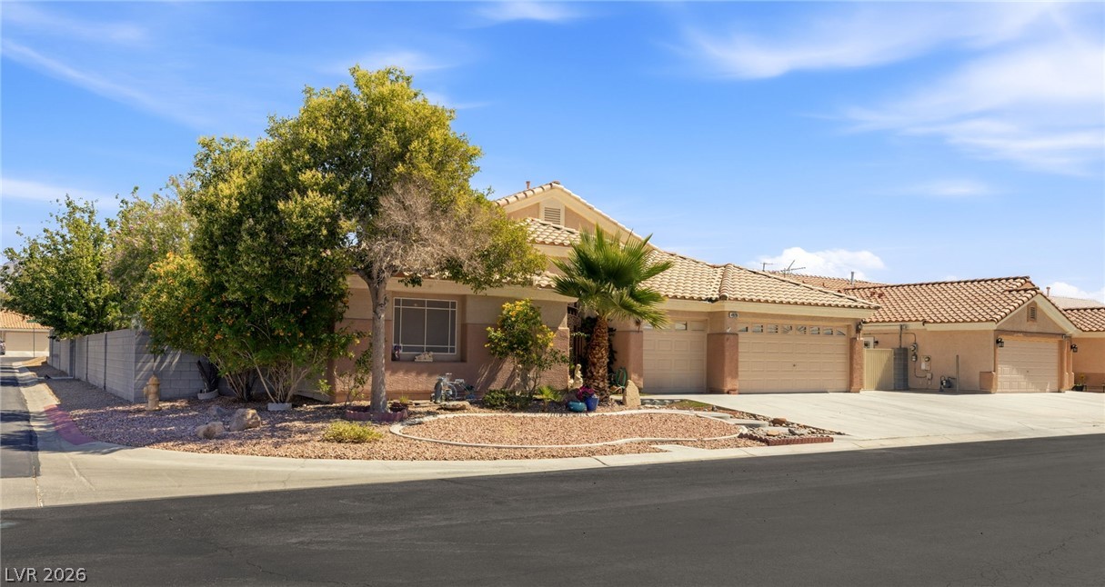 4928 Orchard Sky Avenue