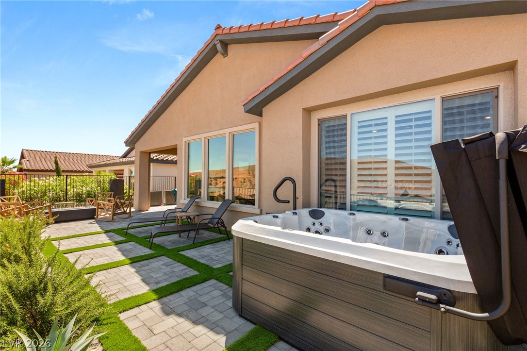 14 Autumn Palm Avenue