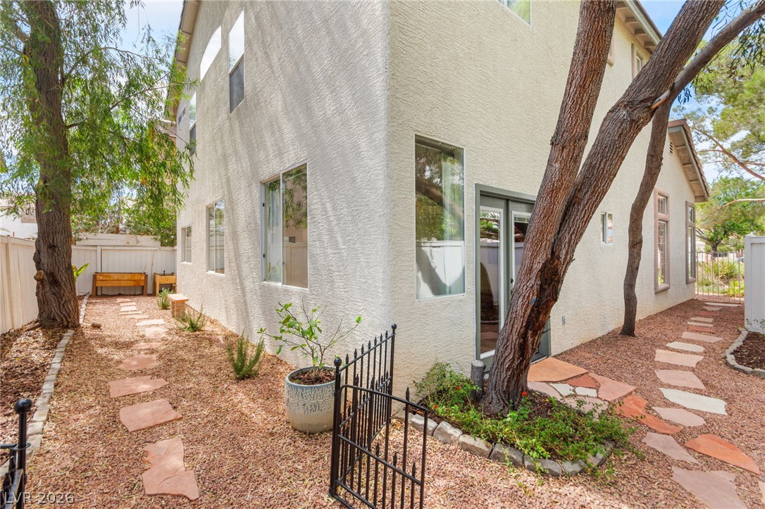 5430 Dianthus Court