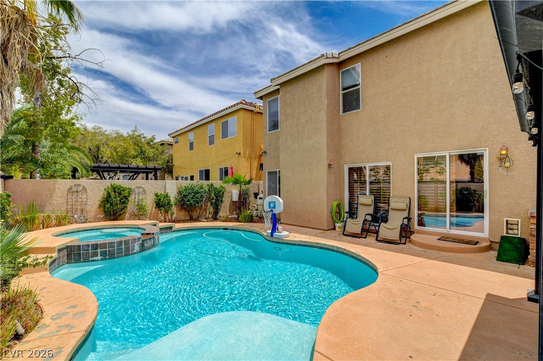 864 Eureka Falls Court