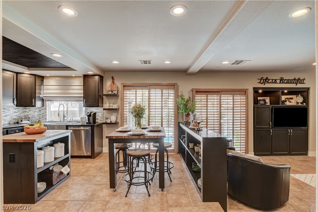 864 Eureka Falls Court