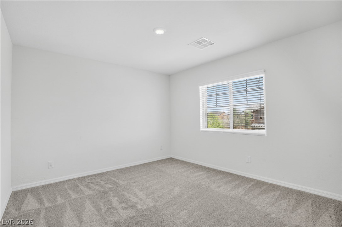 1586 Gold Sunset Avenue