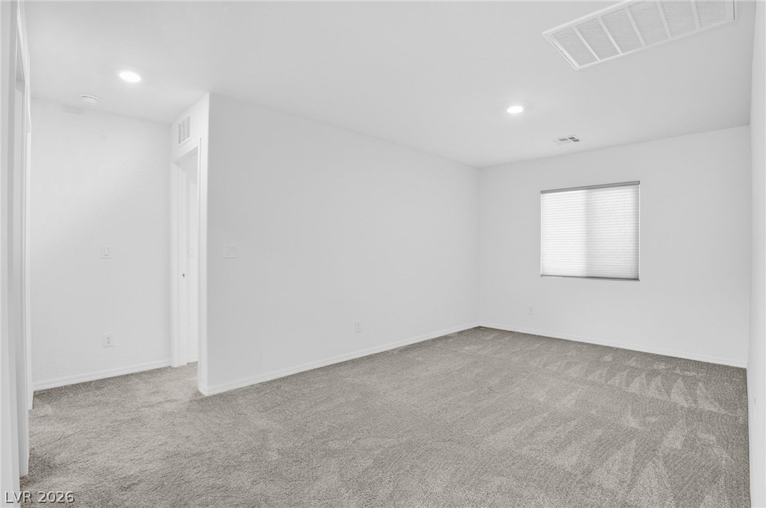 1586 Gold Sunset Avenue