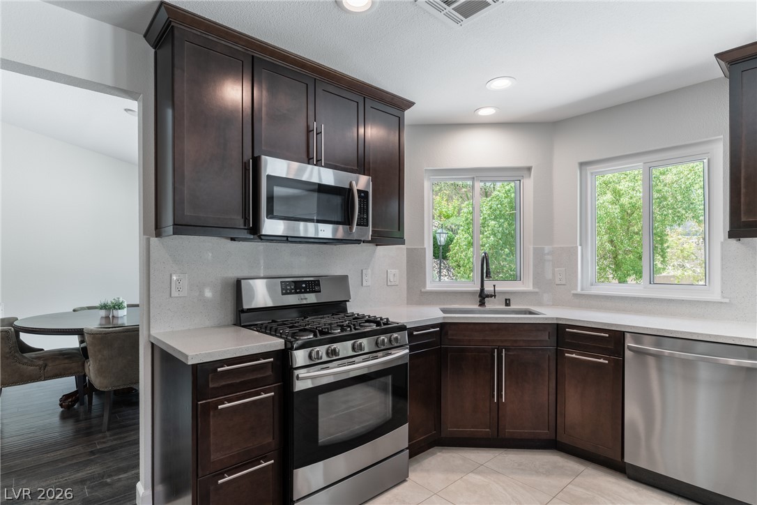 8608 Maleta Court