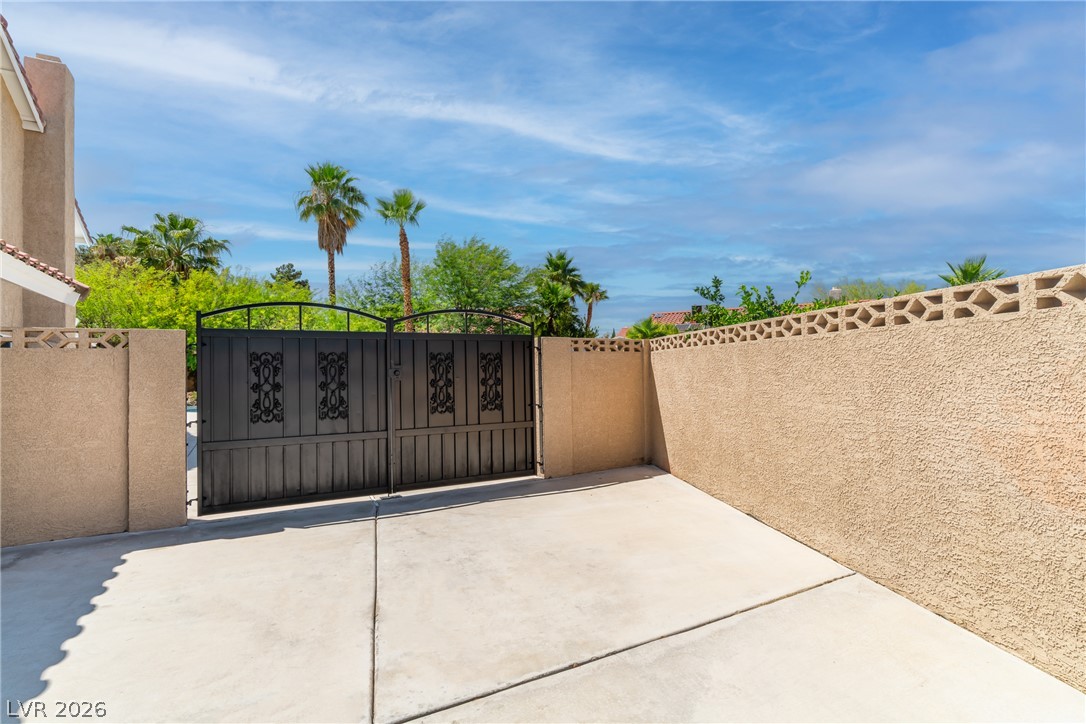 8608 Maleta Court