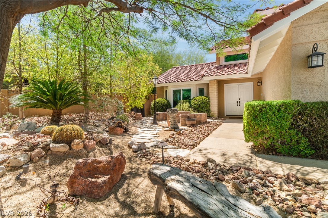 8608 Maleta Court