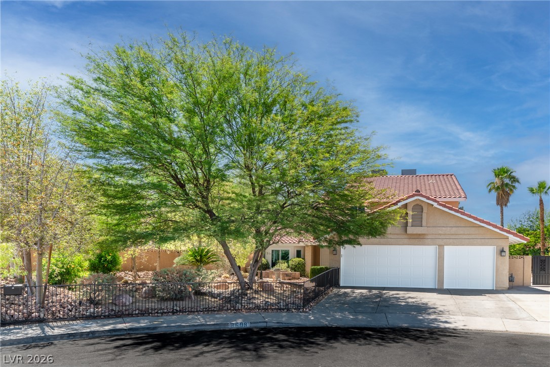 8608 Maleta Court