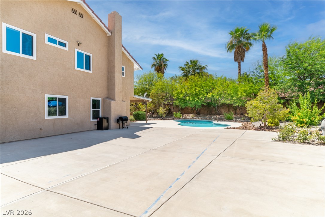 8608 Maleta Court