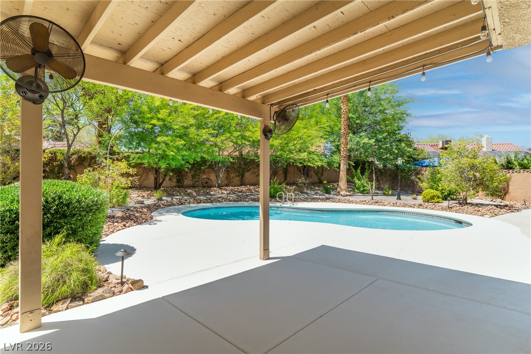8608 Maleta Court