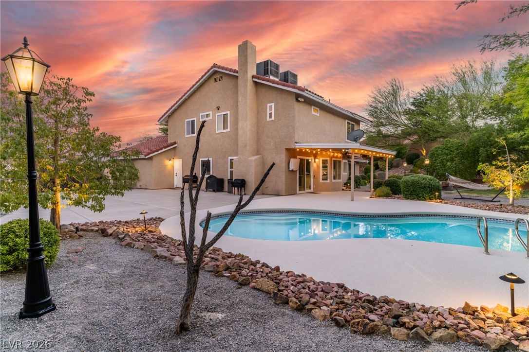 8608 Maleta Court