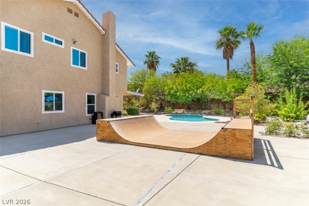 8608 Maleta Court