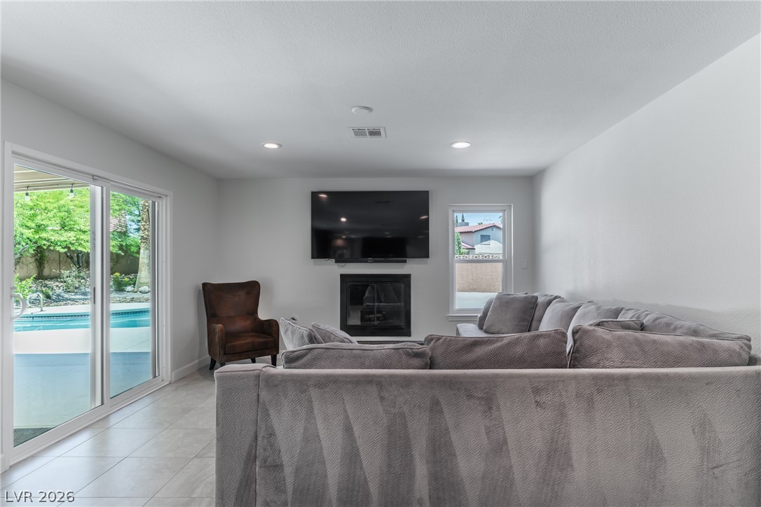 8608 Maleta Court