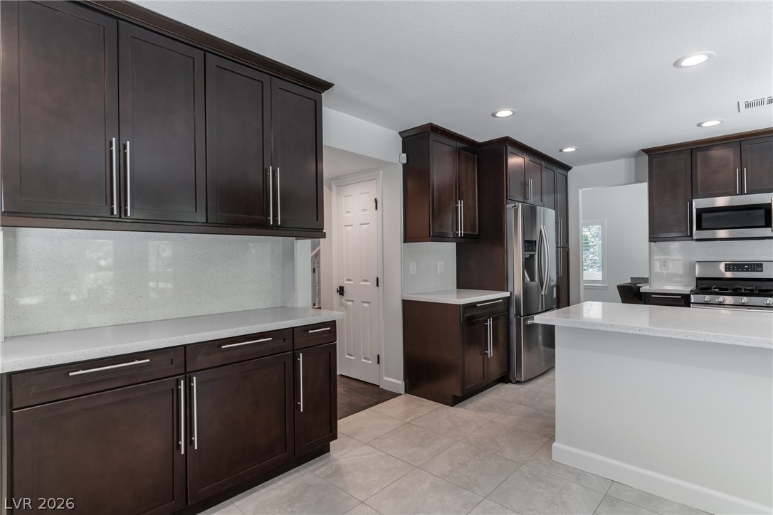 8608 Maleta Court