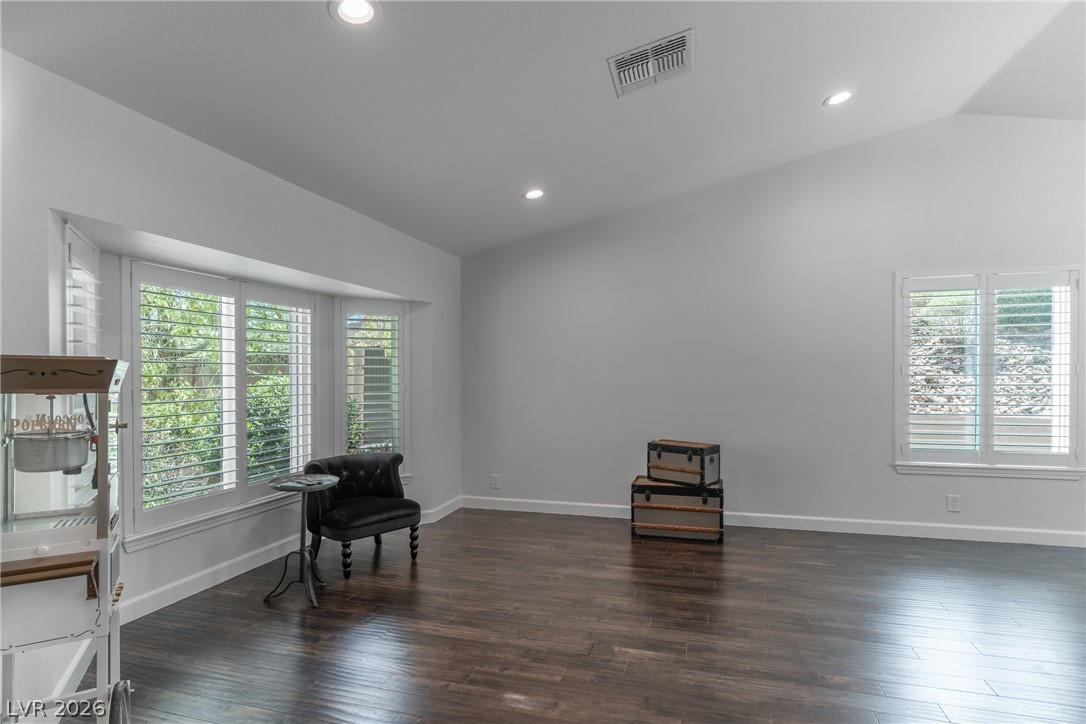 8608 Maleta Court