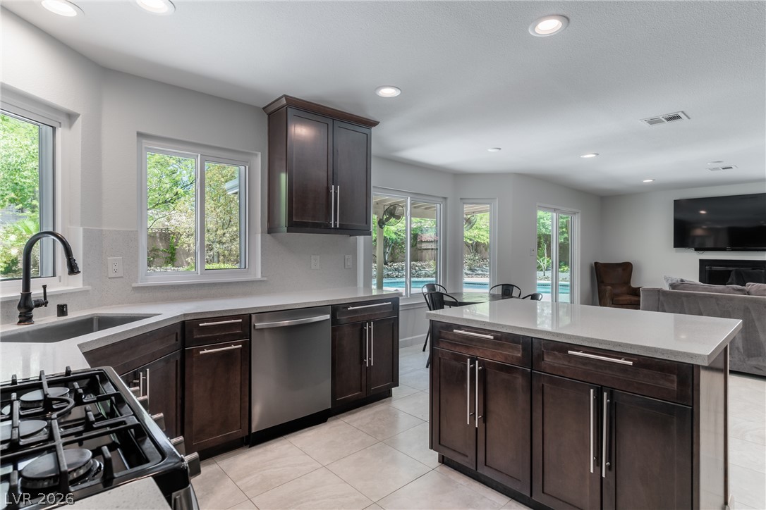 8608 Maleta Court