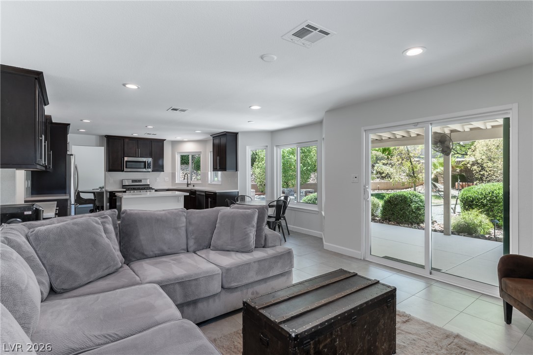 8608 Maleta Court