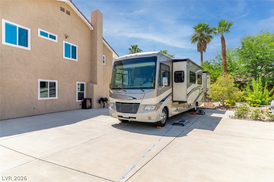 8608 Maleta Court