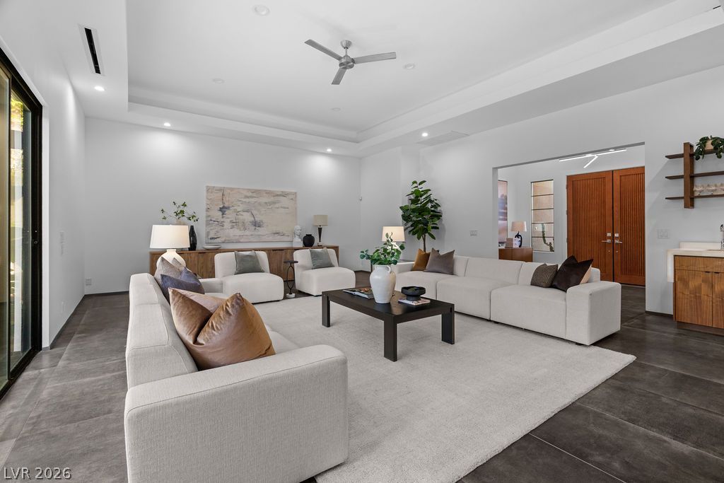 628 Edgebrook Drive