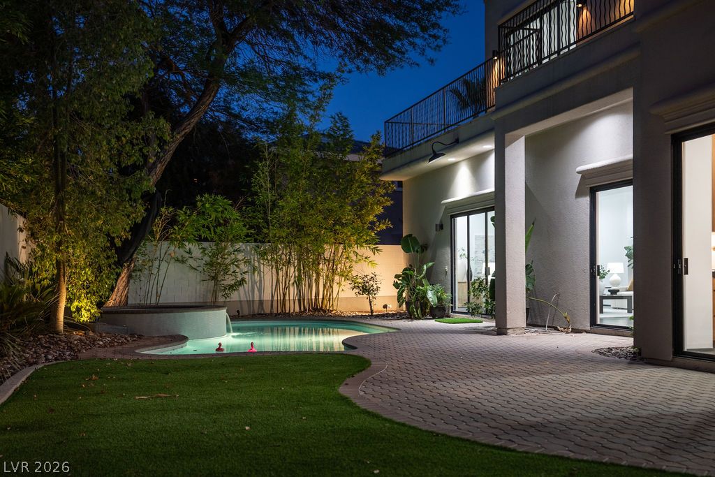628 Edgebrook Drive