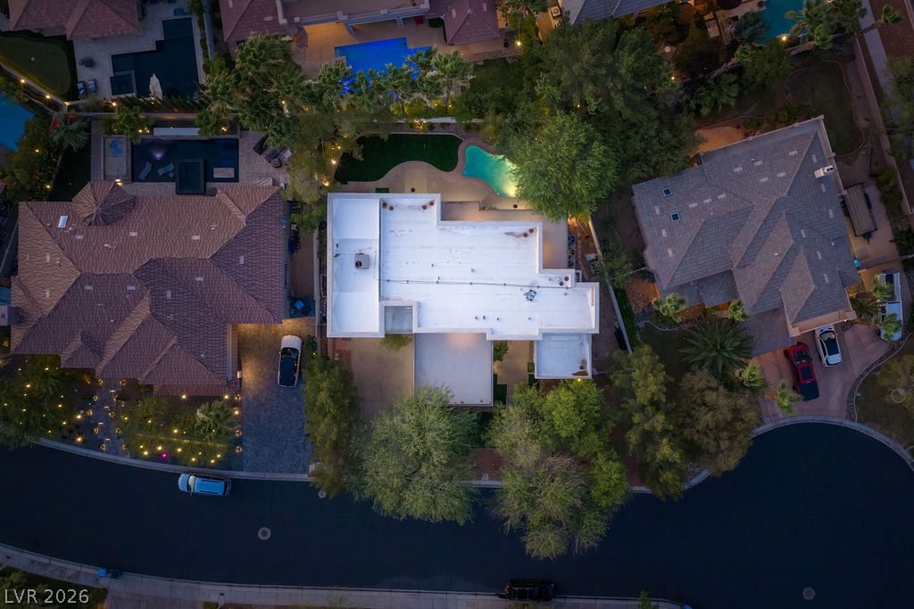 628 Edgebrook Drive