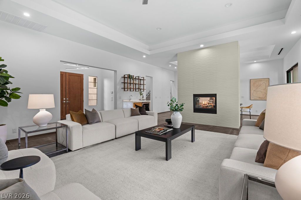 628 Edgebrook Drive