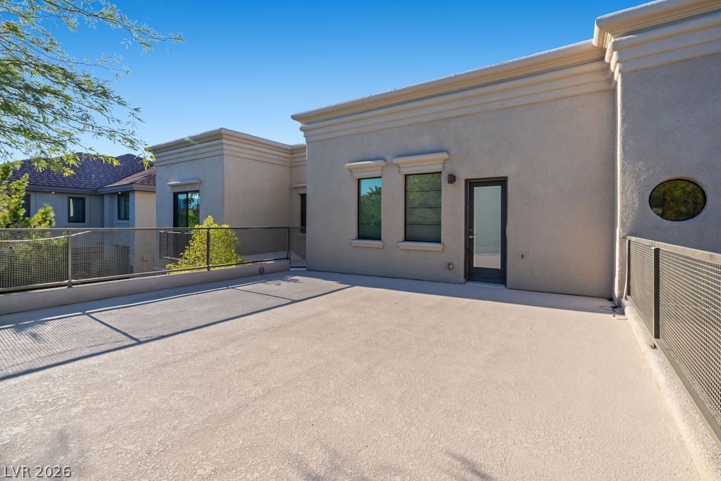 628 Edgebrook Drive