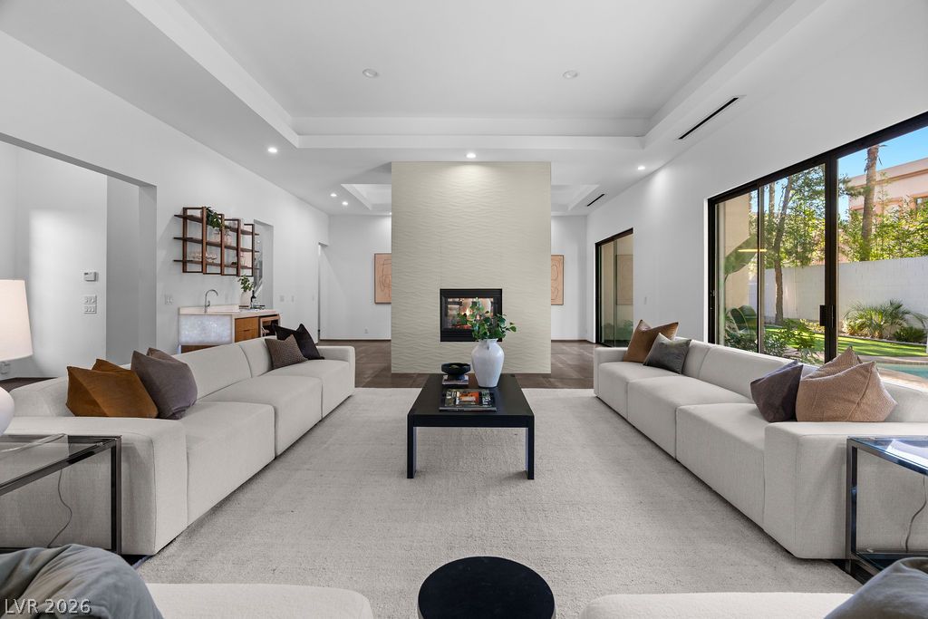 628 Edgebrook Drive