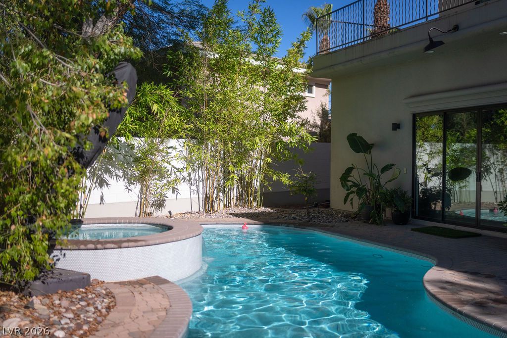 628 Edgebrook Drive