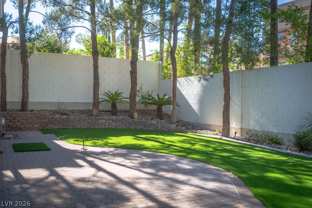 628 Edgebrook Drive
