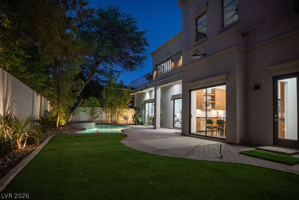 628 Edgebrook Drive