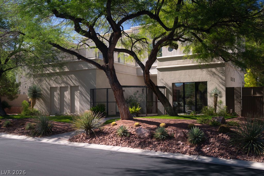 628 Edgebrook Drive