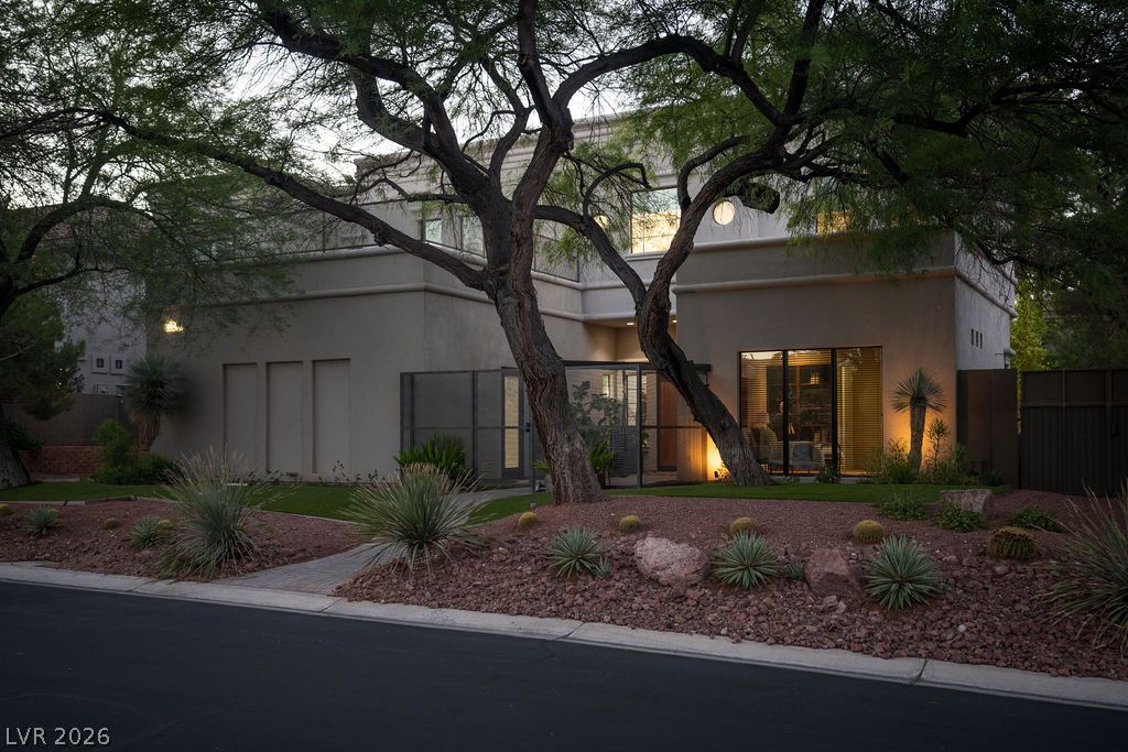 628 Edgebrook Drive