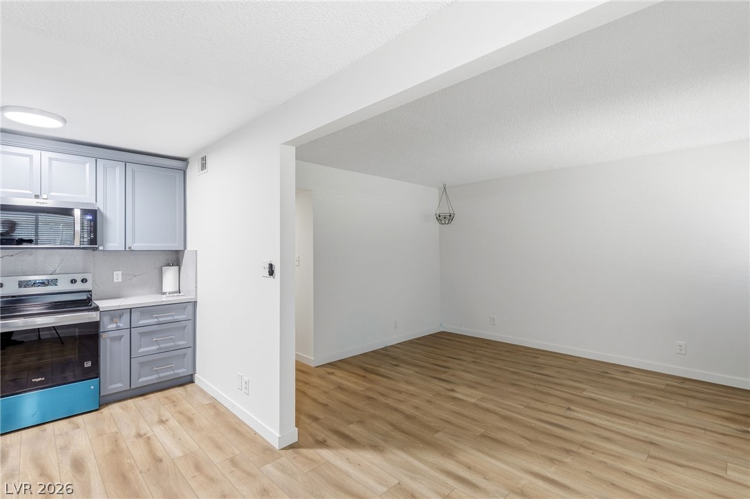 208 Orland Street 10