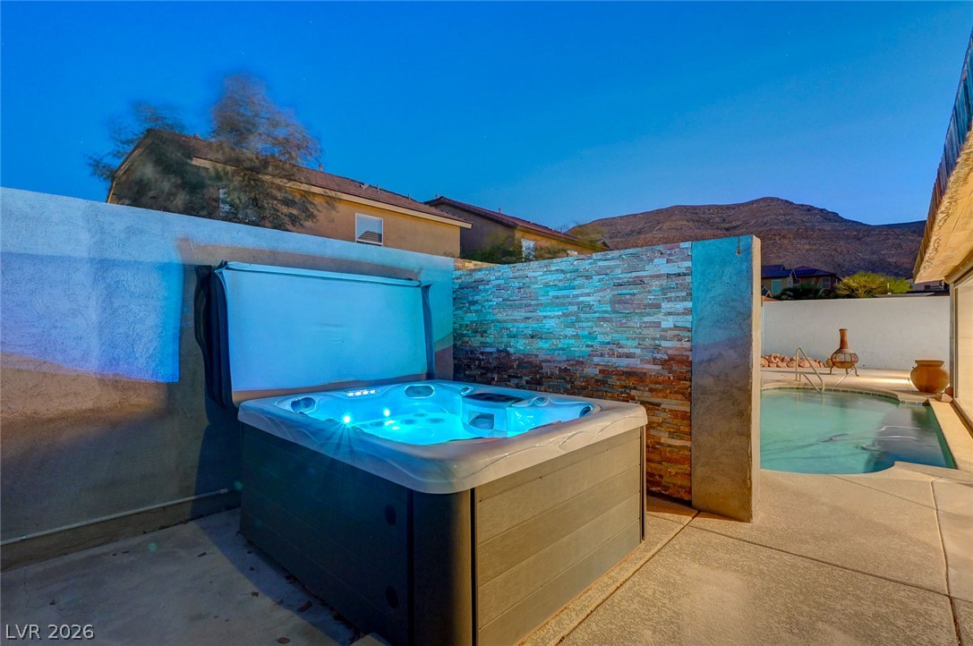 10093 Golden Bluff Avenue