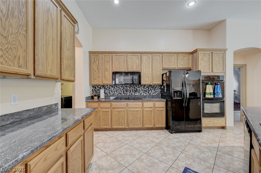 10093 Golden Bluff Avenue