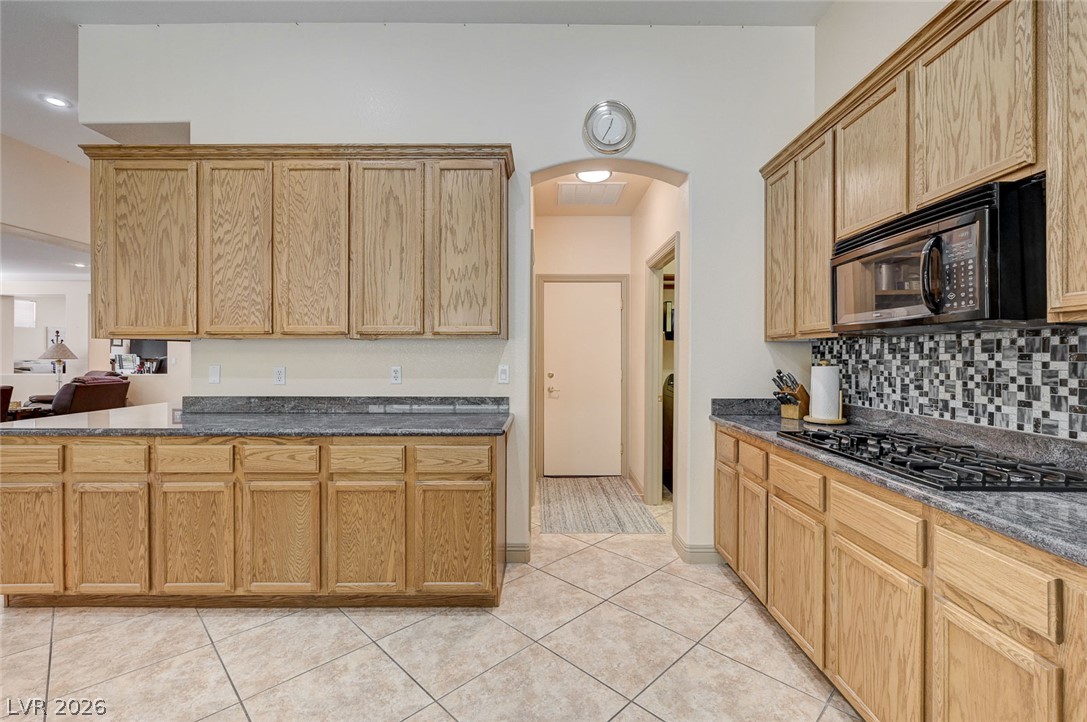 10093 Golden Bluff Avenue
