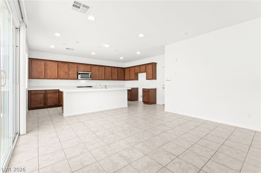 528 Sunny Pointe Street