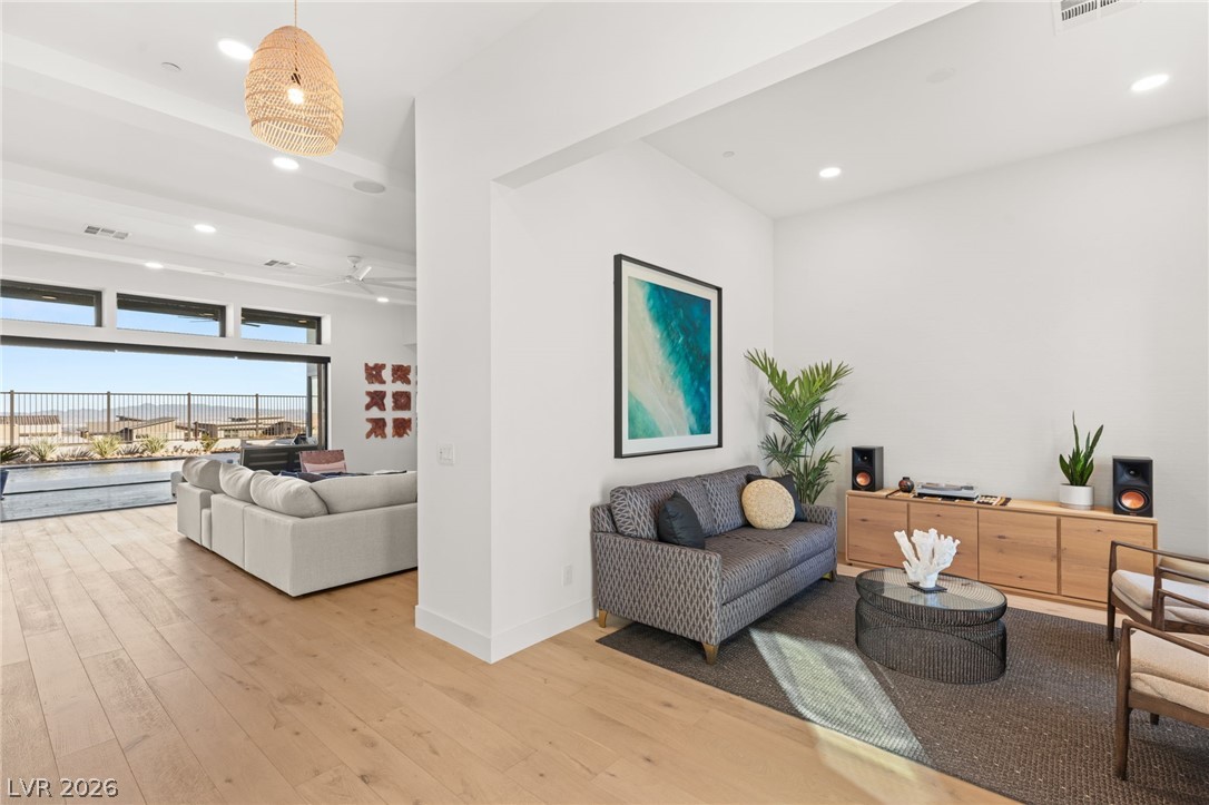 508 Vista Sunset Avenue
