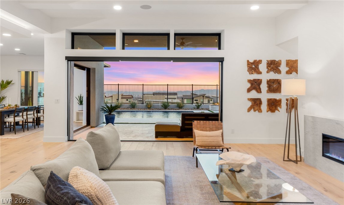 508 Vista Sunset Avenue