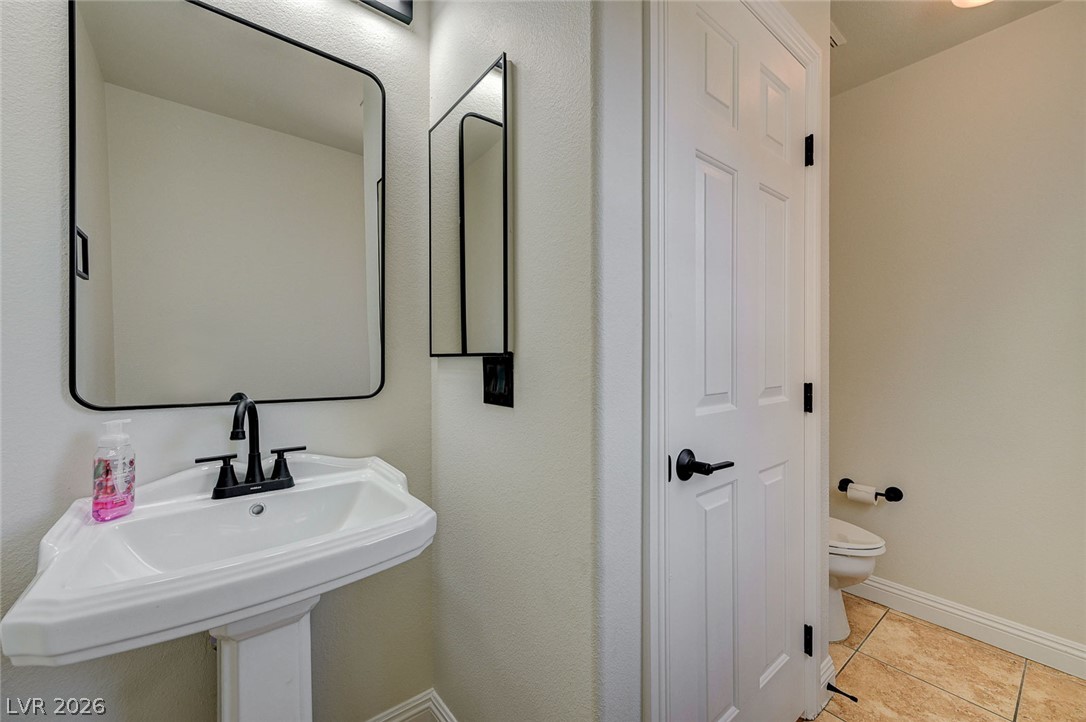 8838 Red Raven Court