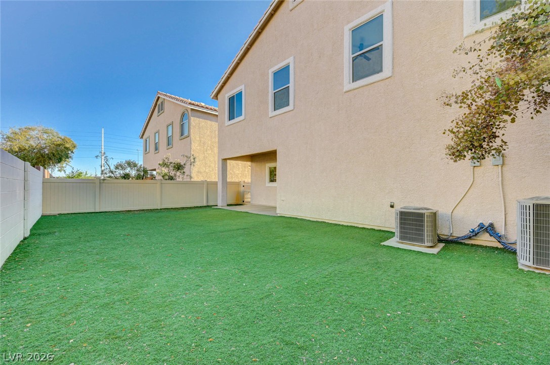 8838 Red Raven Court