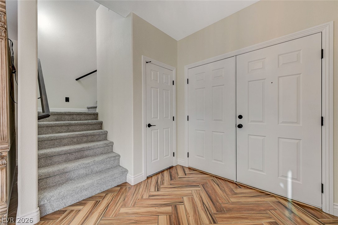8838 Red Raven Court