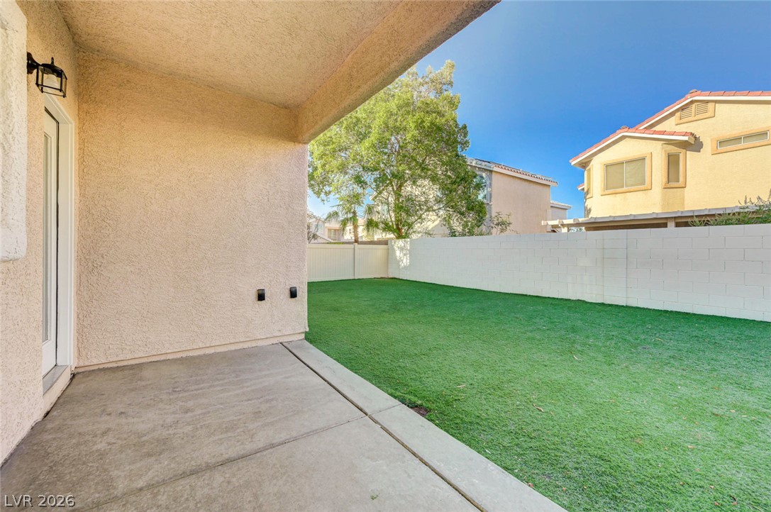 8838 Red Raven Court