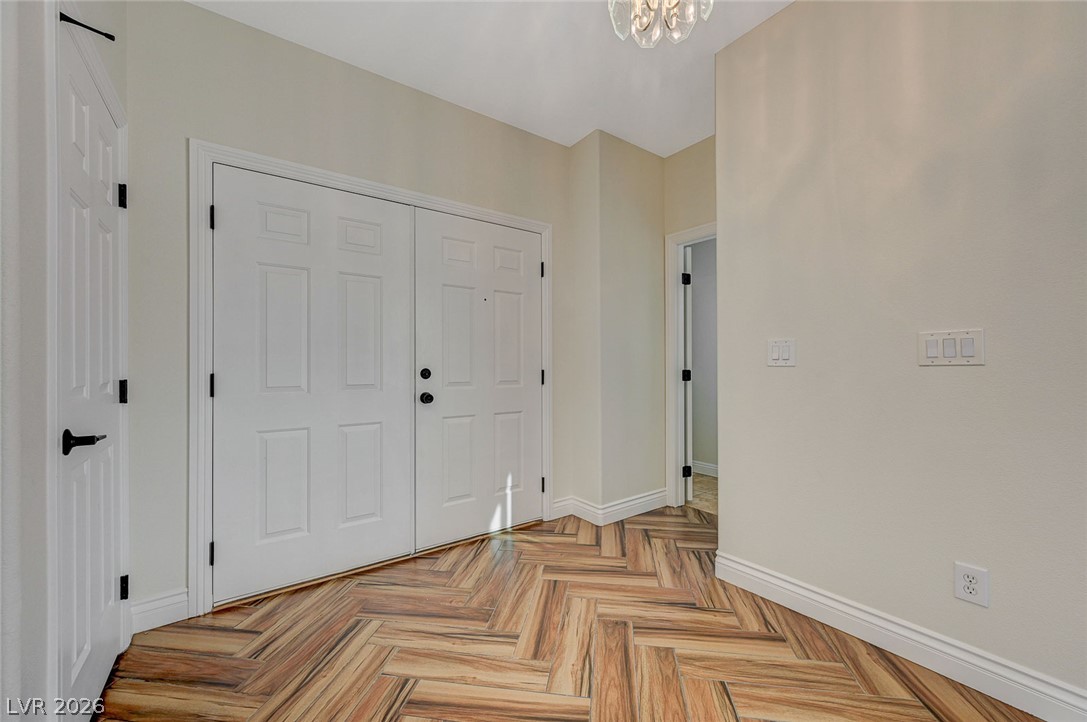 8838 Red Raven Court