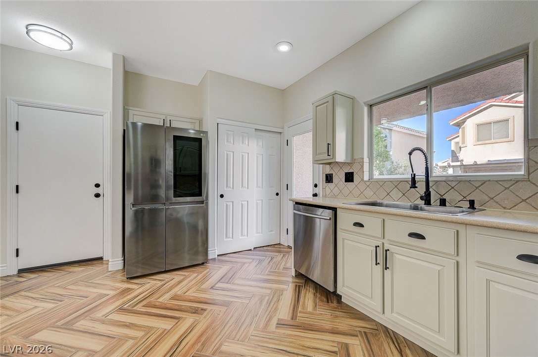 8838 Red Raven Court