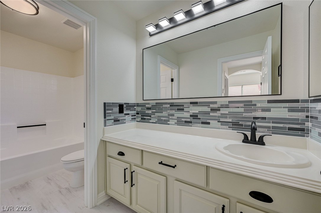 8838 Red Raven Court