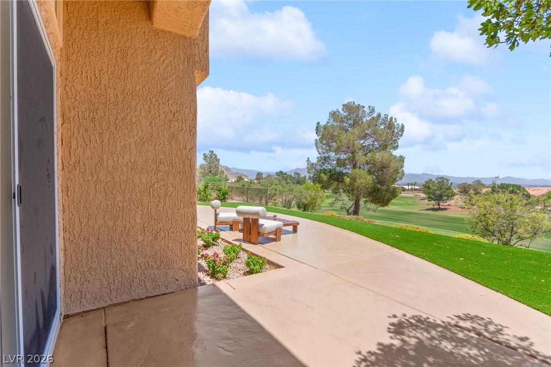 3024 Highland Falls Drive