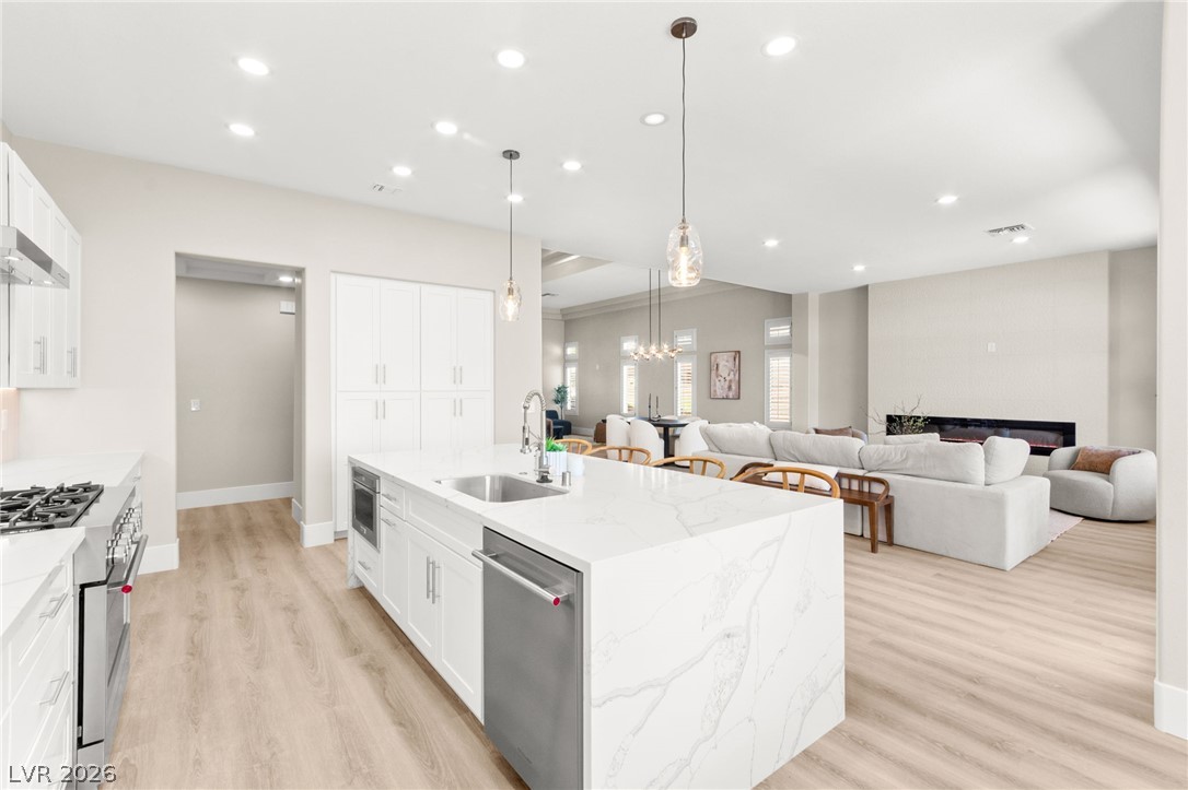 3024 Highland Falls Drive