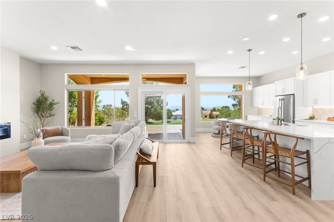 3024 Highland Falls Drive