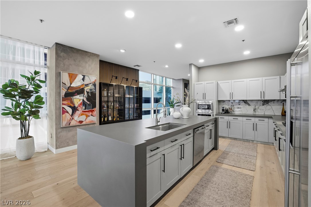 4575 Dean Martin Drive 307